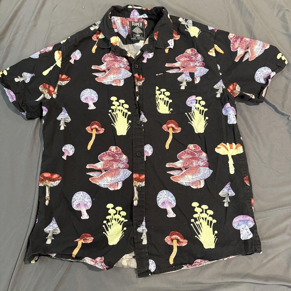 Super Massive Shirt Mens L Black Short Sleeve mushroom all‎ over print butto up